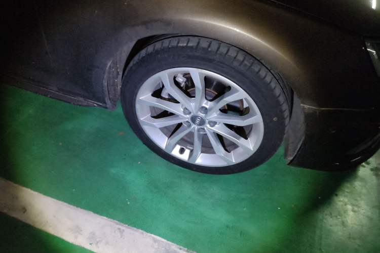 Used Audi A4L 2019 40 TFSI Fashion Version China V Right Front Wheel Hub