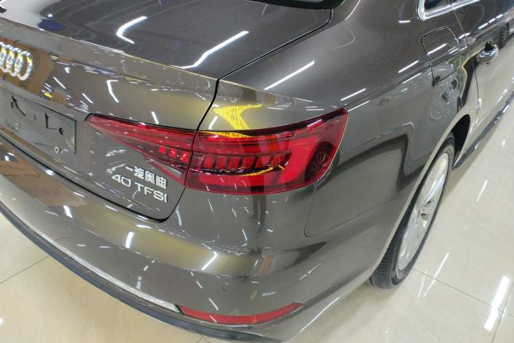 Used Audi A4L 2019 40 TFSI Ambition China VI Right Rear Taillight