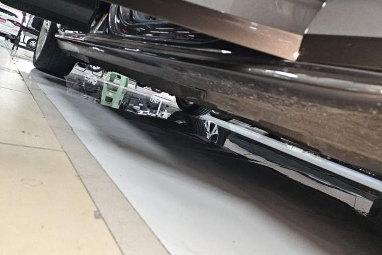 Used Audi A4L 2019 40 TFSI Fashion Edition China VI Emission Standard Right Side Sill