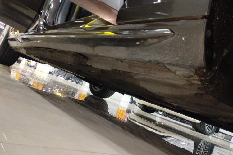 Used Audi A4L 2019 40 TFSI Ambition China VI Right Side Sill