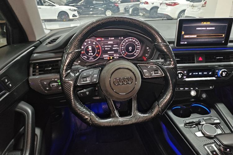 Used Audi A4L 2019 40 TFSI Fashion Edition China VI Emission Standard Steering Wheel