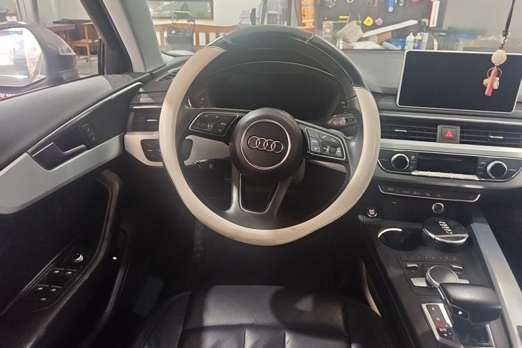 Used Audi A4L 2019 40 TFSI Sporty Version China V Steering Wheel
