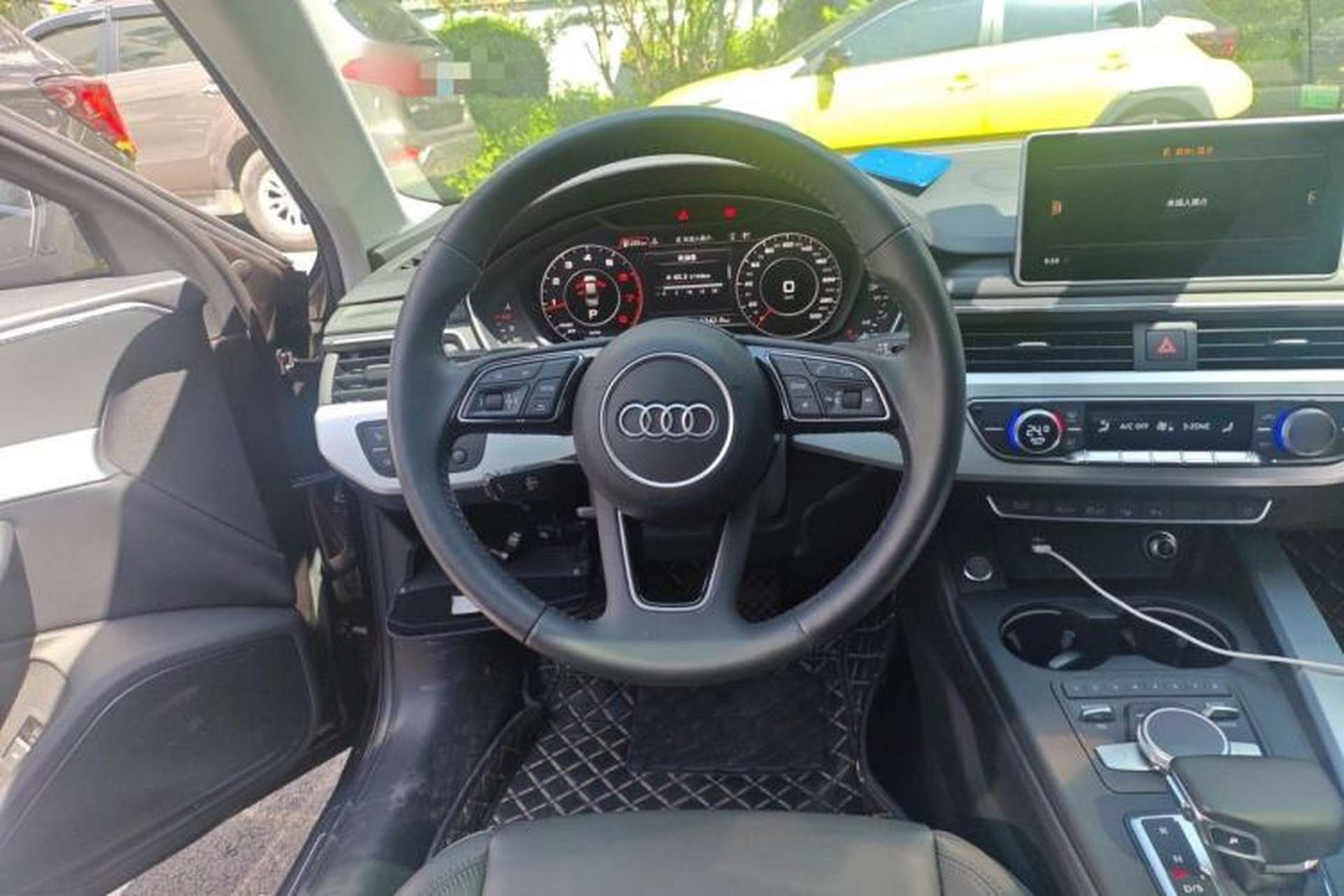 Used Audi A4L 2019 40 TFSI Fashion Edition China VI Emission Standard Steering Wheel
