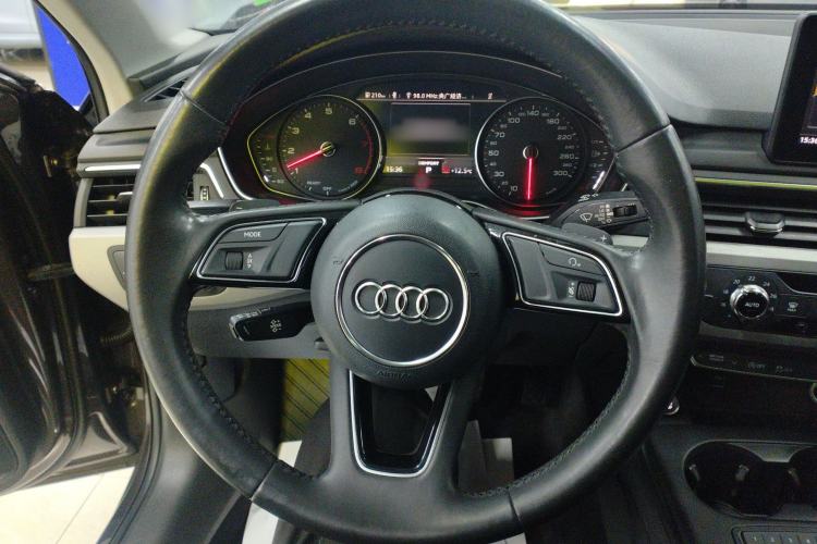Used Audi A4L 2019 40 TFSI Ambition China VI Steering Wheel