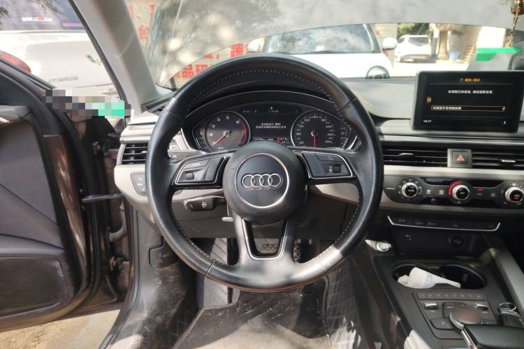 Used Audi A4L 2019 40 TFSI Ambition China VI Steering Wheel