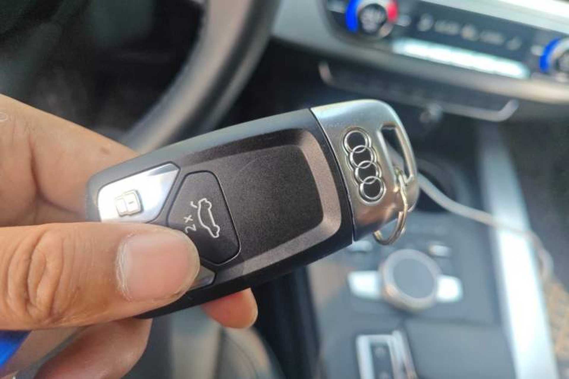Used Audi A4L 2019 40 TFSI Fashion Edition China VI Emission Standard Vehicle Key