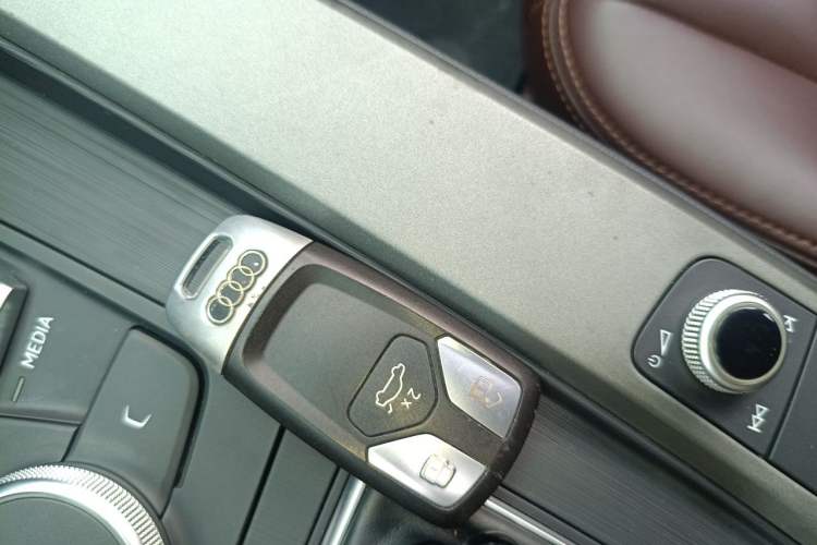 Used Audi A4L 2019 40 TFSI Ambition China VI Vehicle Key
