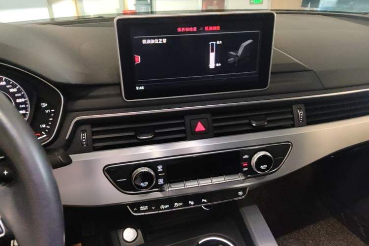 Used Audi A4L 2019 40 TFSI Fashion Edition China VI Emission Standard Audio And AC Panel