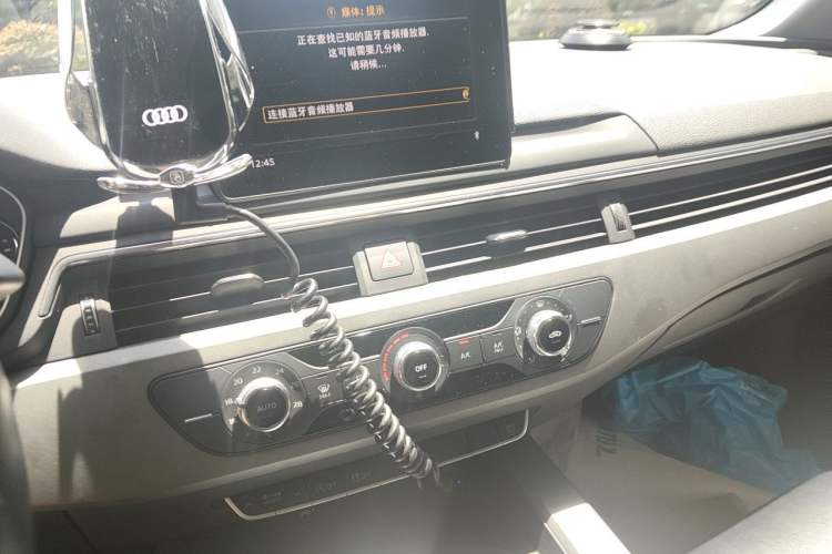Used Audi A4L 2019 40 TFSI Ambition China VI Audio And AC Panel