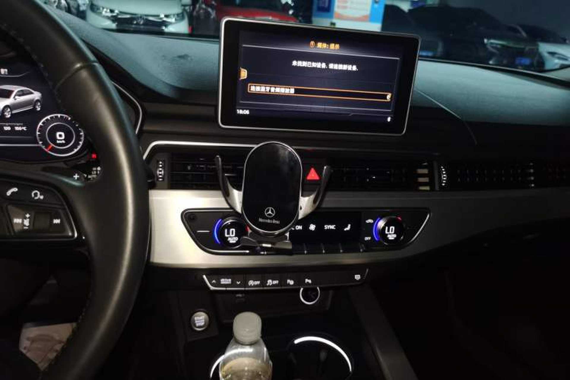 Used Audi A4L 2019 40 TFSI Fashion Edition China VI Emission Standard Audio And AC Panel