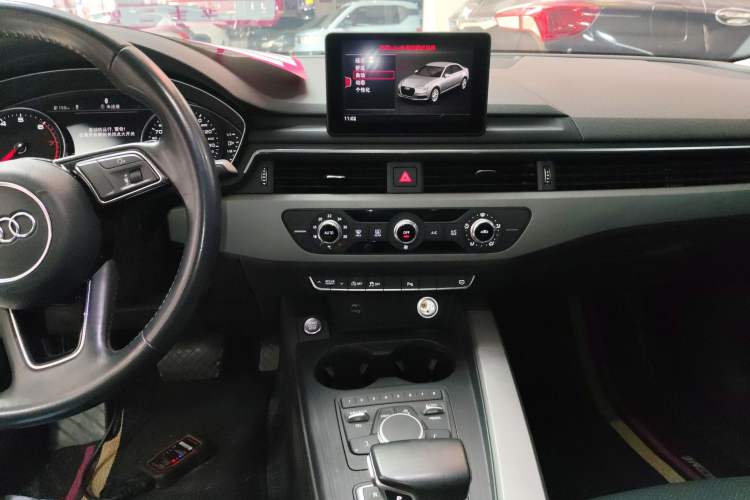 Used Audi A4L 2019 40 TFSI Ambition China VI Audio And AC Panel