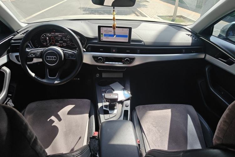 Used Audi A4L 2019 40 TFSI Fashion Version China V Center Console