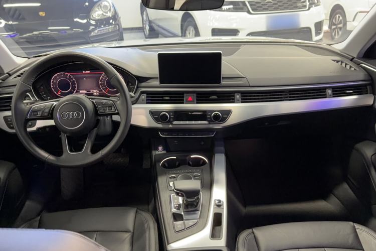 Used Audi A4L 2019 40 TFSI Fashion Edition China VI Emission Standard Center Console