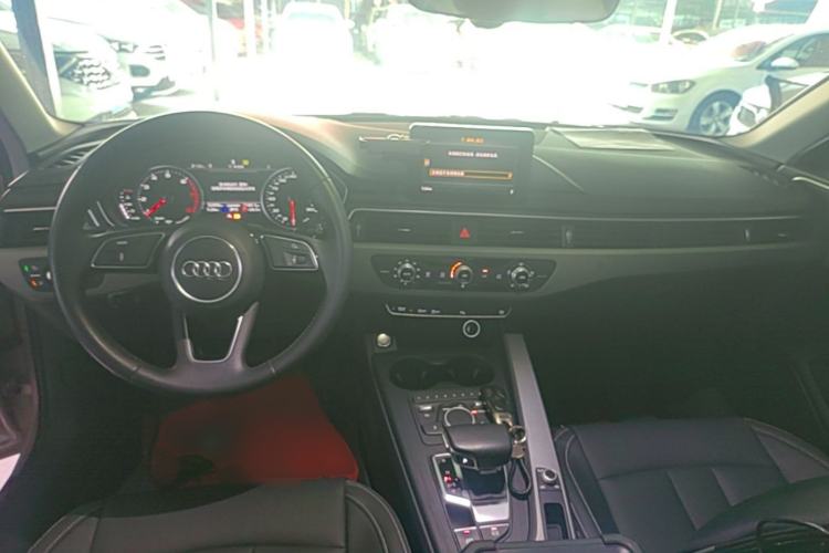 Used Audi A4L 2019 40 TFSI Ambition China VI Center Console