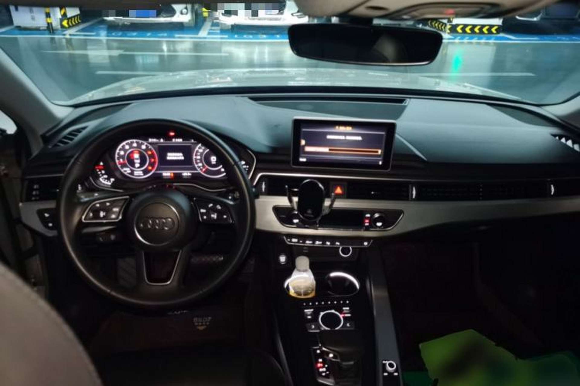 Used Audi A4L 2019 40 TFSI Fashion Edition China VI Emission Standard Center Console