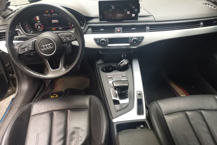 Used Audi A4L 2019 40 TFSI Fashion Edition China VI Emission Standard Center Console