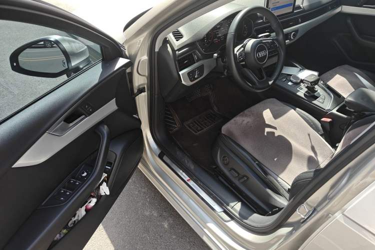 Used Audi A4L 2019 40 TFSI Fashion Version China V Driver Seat