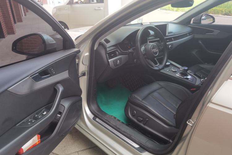 Used Audi A4L 2019 40 TFSI Ambition China VI Driver Seat