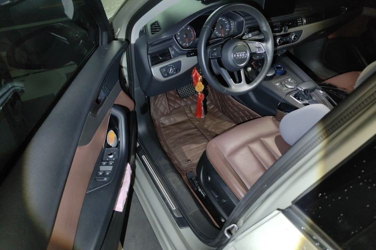 Used Audi A4L 2019 40 TFSI Ambition China VI Driver Seat