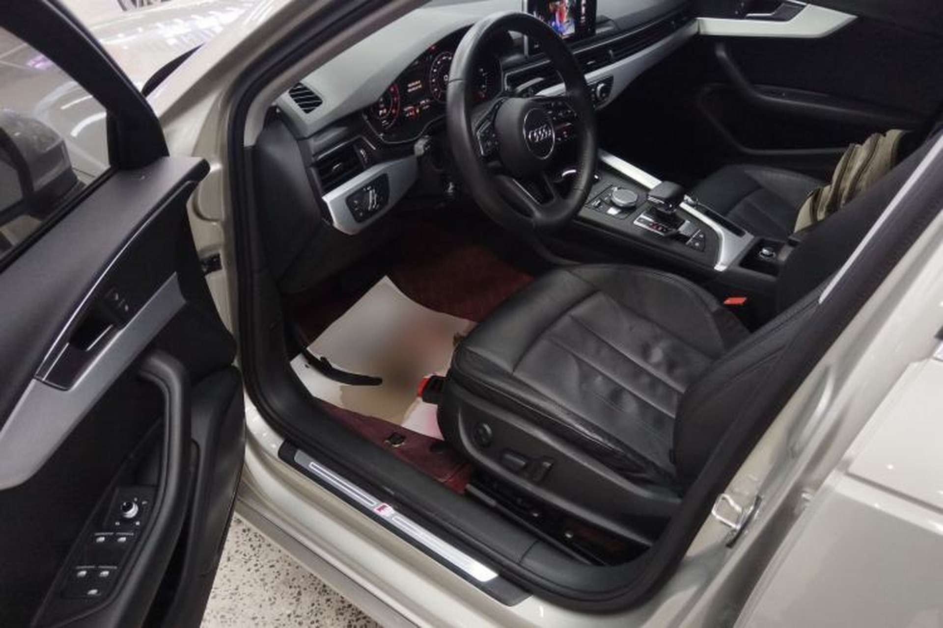 Used Audi A4L 2019 40 TFSI Fashion Edition China VI Emission Standard Driver Seat
