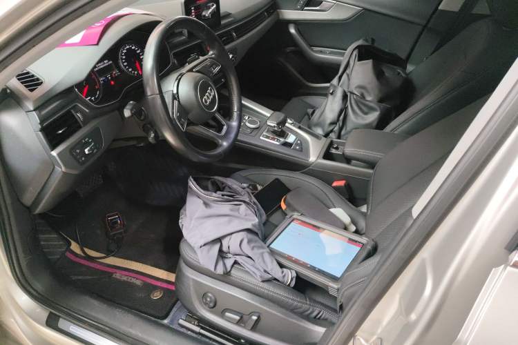 Used Audi A4L 2019 40 TFSI Ambition China VI Driver Seat