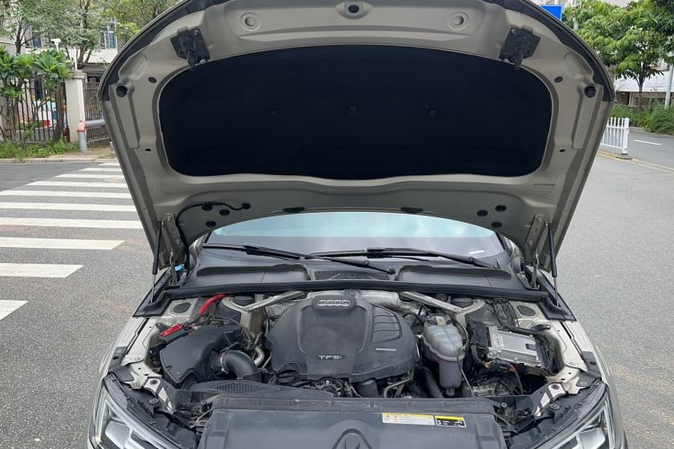 Used Audi A4L 2019 40 TFSI Ambition China VI Engine Bay