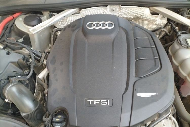 Used Audi A4L 2019 40 TFSI Ambition China VI Engine Bay