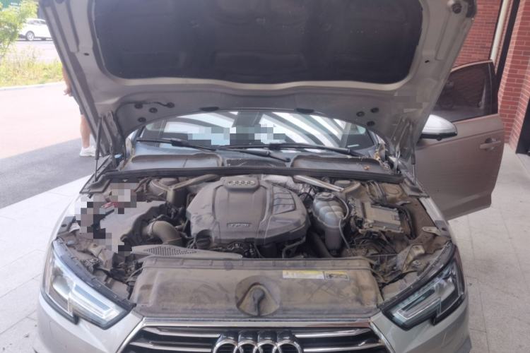 Used Audi A4L 2019 40 TFSI Ambition China VI Engine Bay