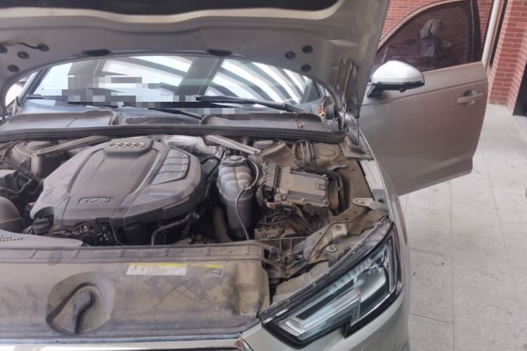 Used Audi A4L 2019 40 TFSI Ambition China VI Engine Bay Left