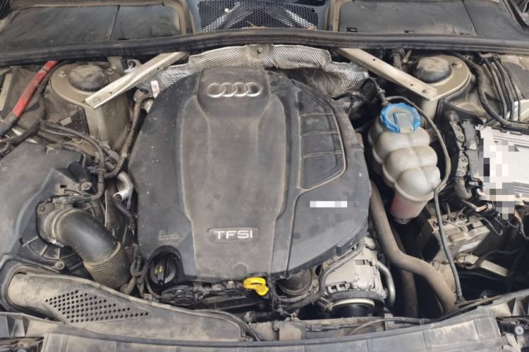 Used Audi A4L 2019 40 TFSI Fashion Edition China VI Emission Standard Engine Bay
