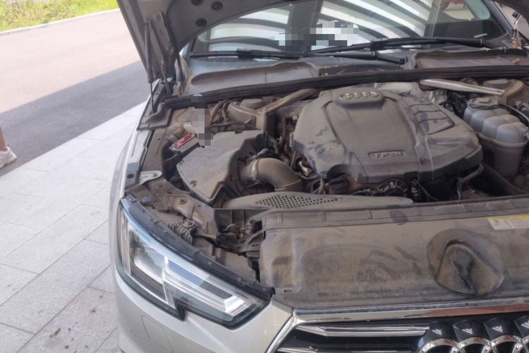 Used Audi A4L 2019 40 TFSI Ambition China VI Engine Bay Right
