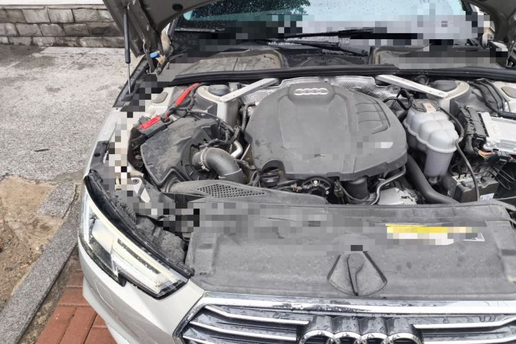 Used Audi A4L 2019 40 TFSI Ambition China VI Engine Bay Right