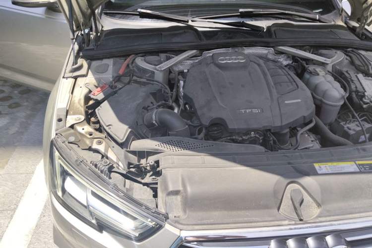 Used Audi A4L 2019 40 TFSI Ambition China VI Engine Bay Right