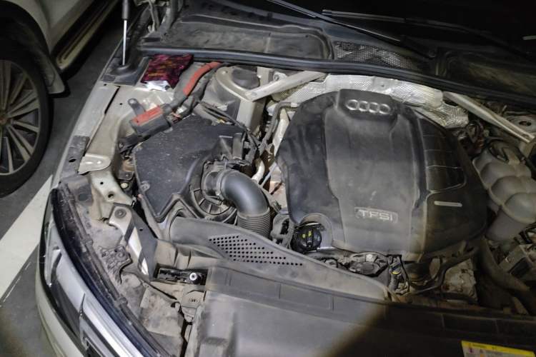 Used Audi A4L 2019 40 TFSI Ambition China VI Engine Bay Right
