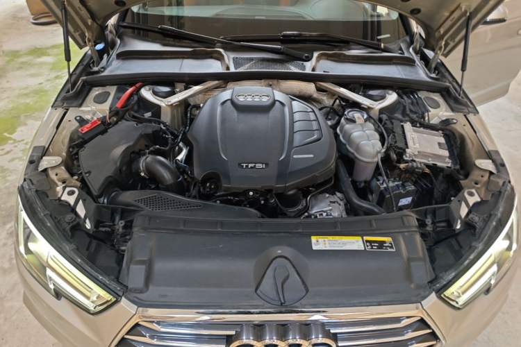 Used Audi A4L 2019 40 TFSI Ambition China VI Engine Bay