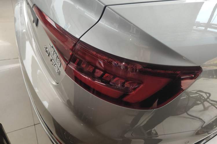 Used Audi A4L 2019 40 TFSI Fashion Edition China VI Emission Standard Exterior 3