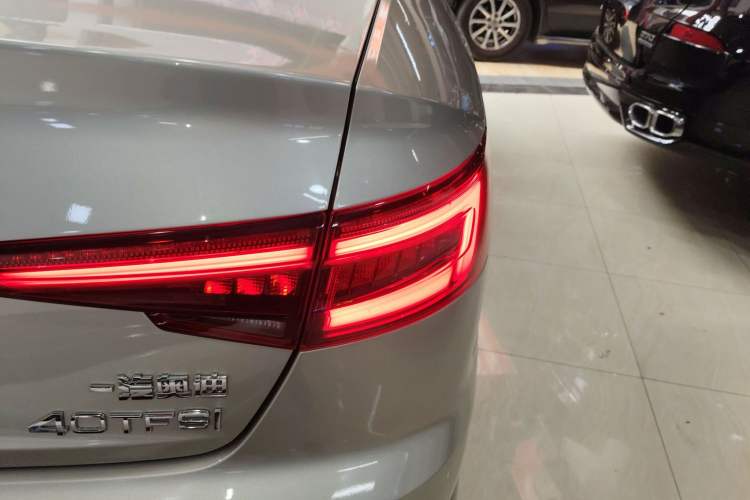 Used Audi A4L 2019 40 TFSI Ambition China VI Exterior 3
