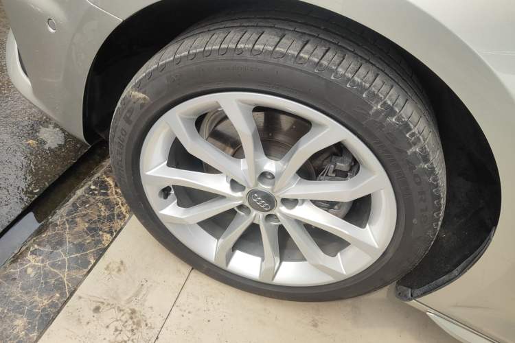 Used Audi A4L 2019 40 TFSI Fashion Edition China VI Emission Standard Exterior 4