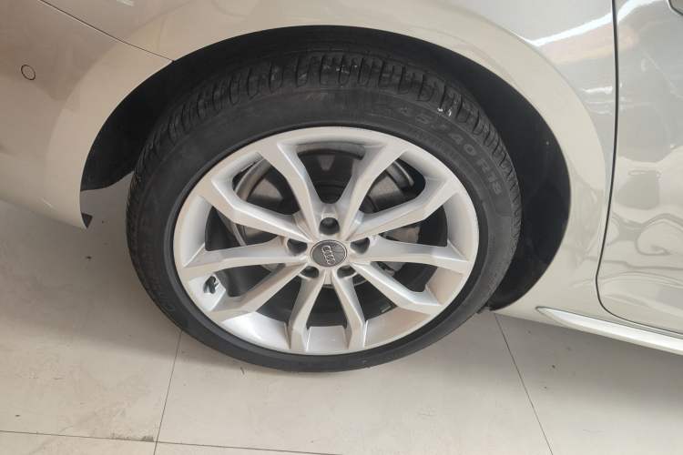 Used Audi A4L 2019 40 TFSI Fashion Edition China VI Emission Standard Exterior 5