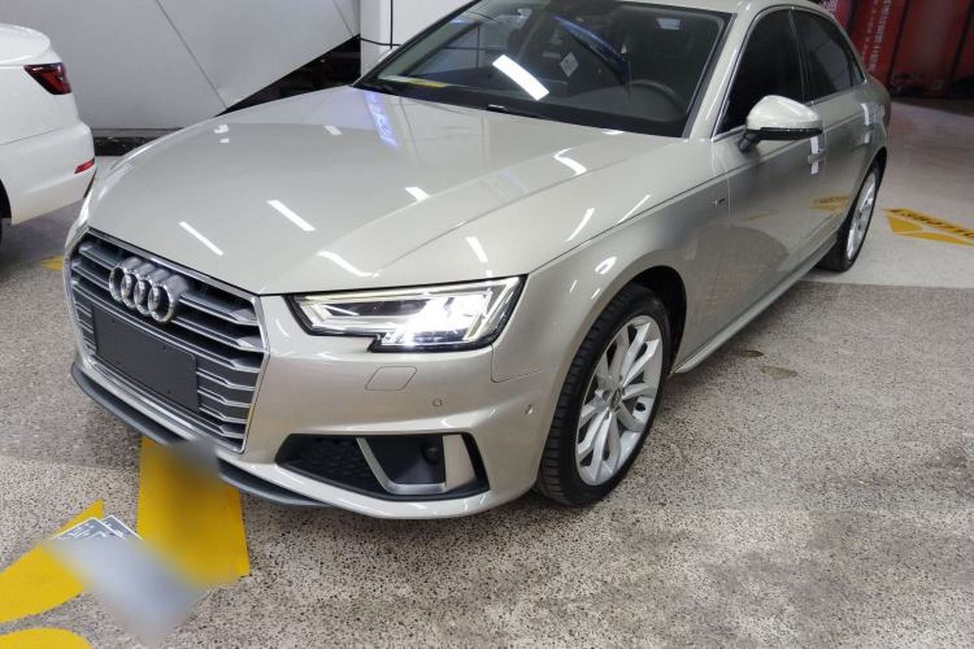 Used Audi A4L 2019 40 TFSI Fashion Edition China VI Emission Standard Front Left 45 Deg