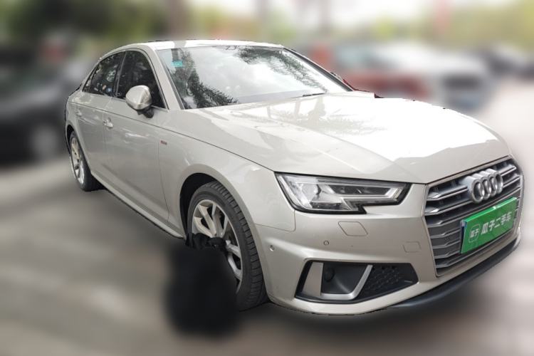 Used Audi A4L 2019 40 TFSI Fashion Edition China VI Emission Standard Front Right 45 Deg