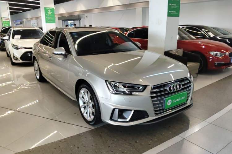 Used Audi A4L 2019 40 TFSI Fashion Edition China VI Emission Standard Front Right 45 Deg