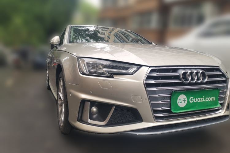 Used Audi A4L 2019 40 TFSI Fashion Edition China VI Emission Standard Front Right 45 Deg