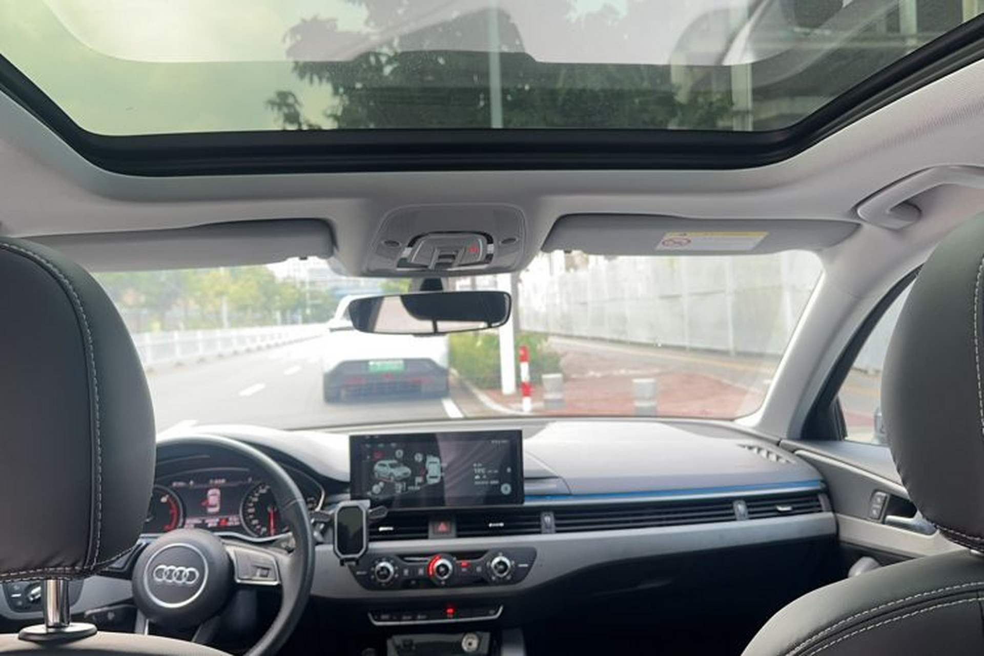 Used Audi A4L 2019 40 TFSI Ambition China VI Headliner