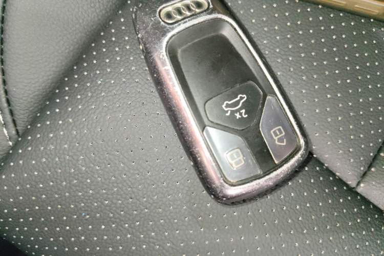 Used Audi A4L 2019 40 TFSI Ambition China VI Interior 1