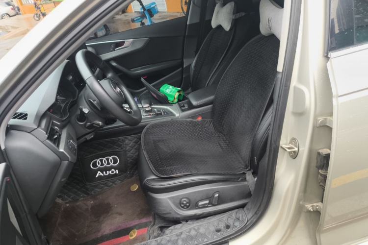 Used Audi A4L 2019 40 TFSI Ambition China VI Left Front Seat
