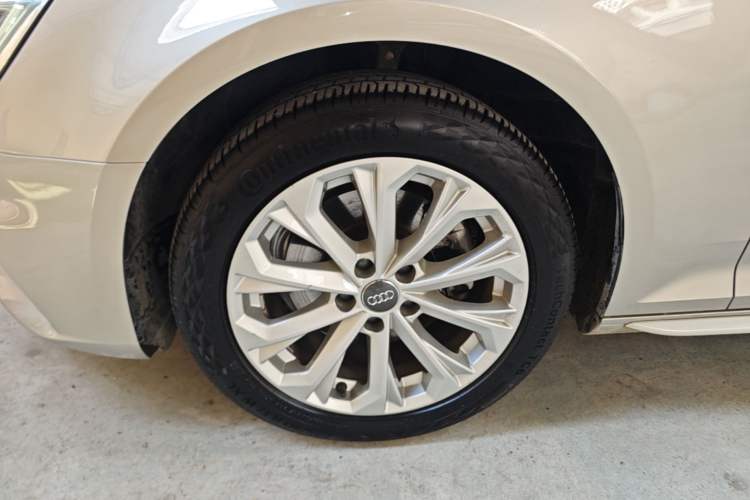 Used Audi A4L 2019 40 TFSI Ambition China VI Left Front Wheel Hub