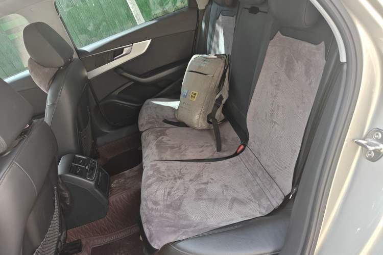 Used Audi A4L 2019 40 TFSI Fashion Version China V Left Rear Seat