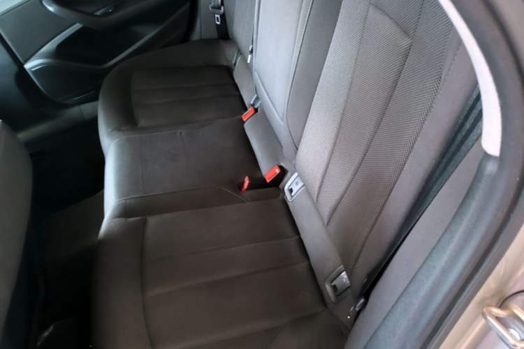 Used Audi A4L 2019 40 TFSI Ambition China VI Left Rear Seat