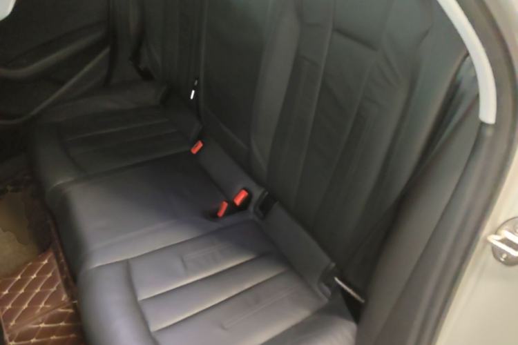 Used Audi A4L 2019 40 TFSI Fashion Edition China VI Emission Standard Left Rear Seat